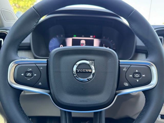 New 2025 Volvo XC40 B5 Ultra w/ Protection Package image 30