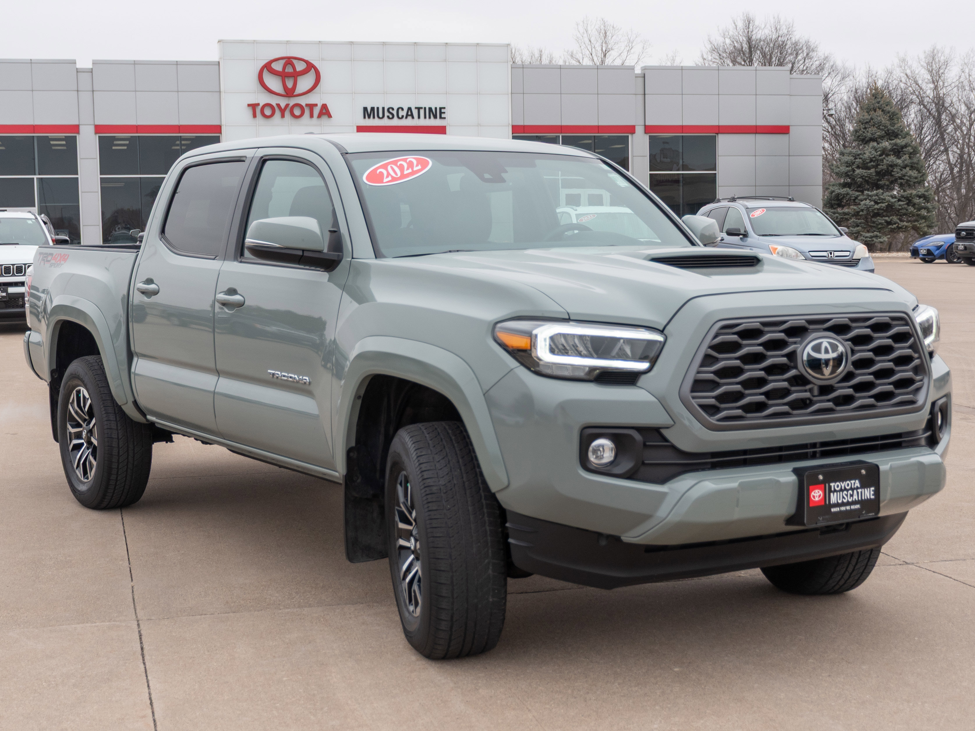 Used 2022 Toyota Tacoma TRD Sport w/ TRD Premium Sport Package AWD/4WD image 1