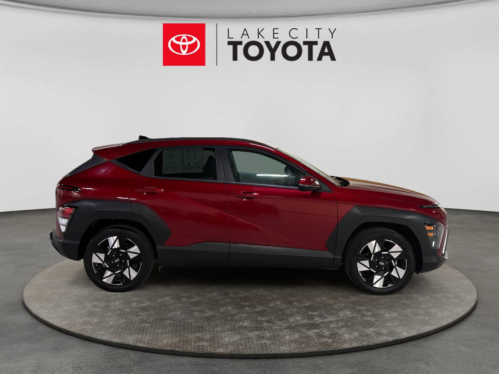 Used 2025 Hyundai Kona SEL FWD image 11