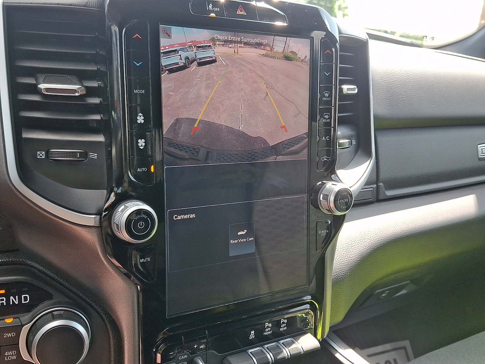 Used 2025 RAM 1500 Big Horn AWD/4WD image 18