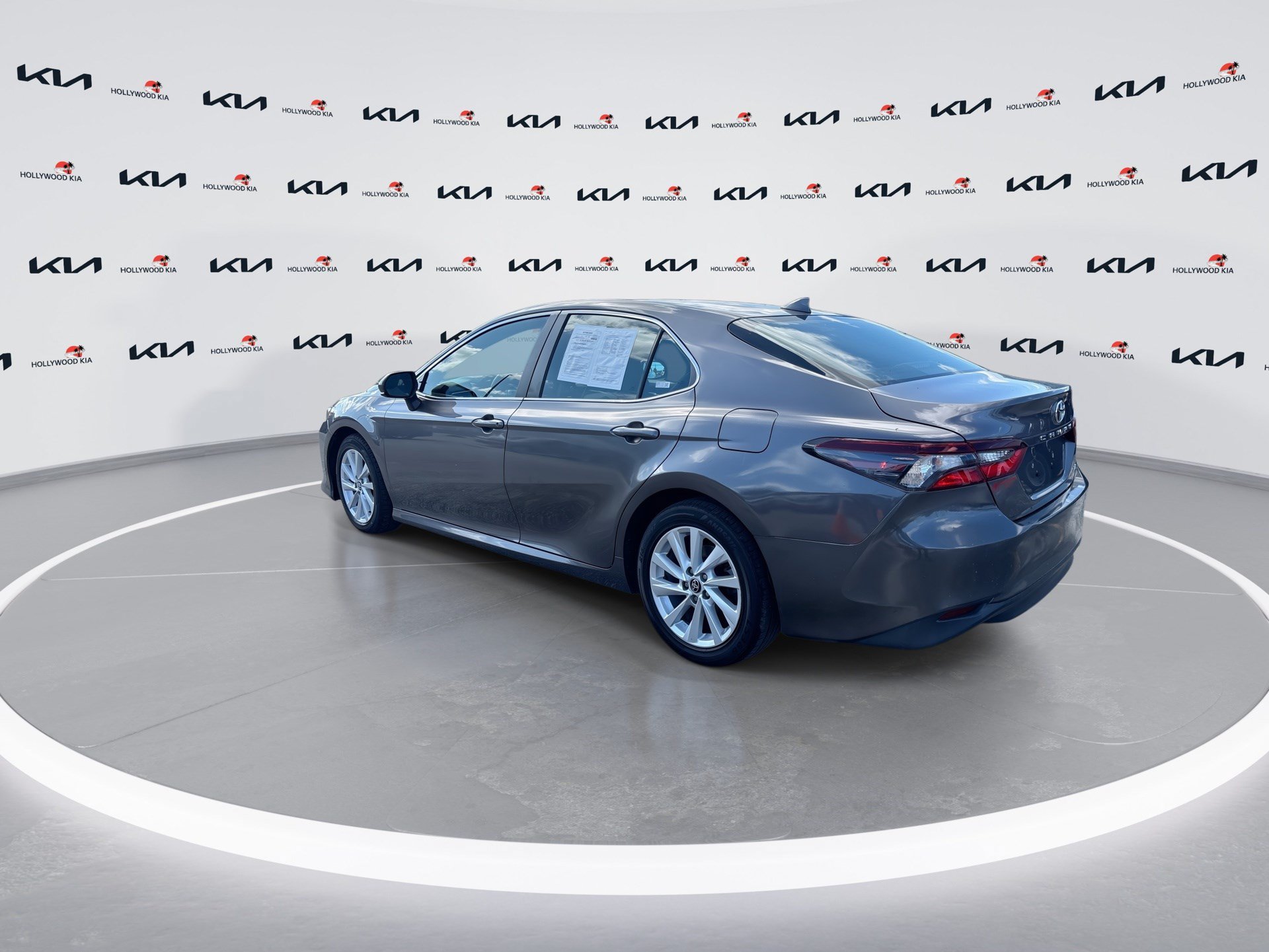 Used 2022 Toyota Camry LE FWD image 6