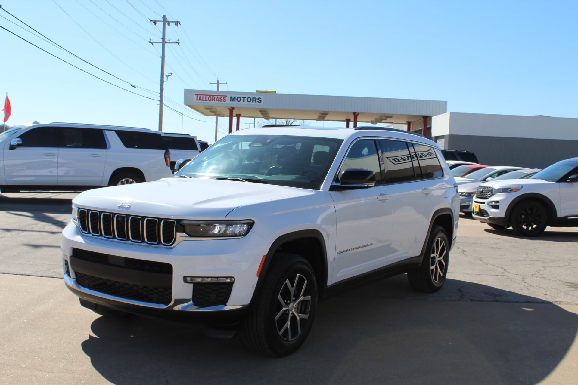 Used 2024 Jeep Grand Cherokee L Limited w/ Luxury Tech Group II image 11