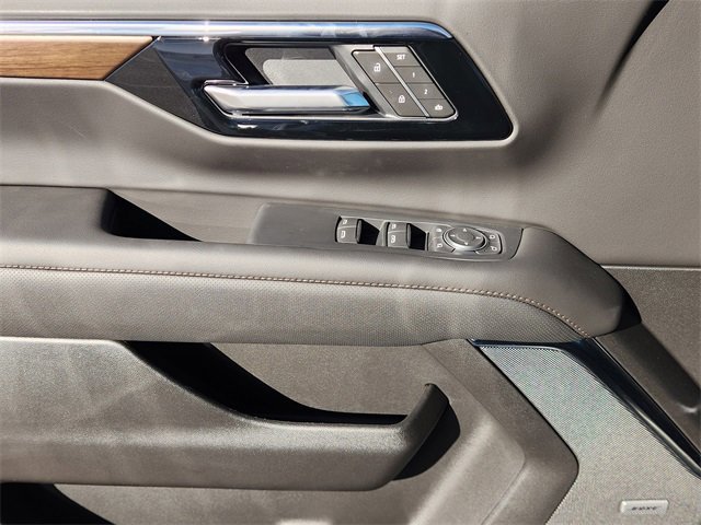 New 2026 Chevrolet Suburban High Country w/ Sun And Tow Package image 25