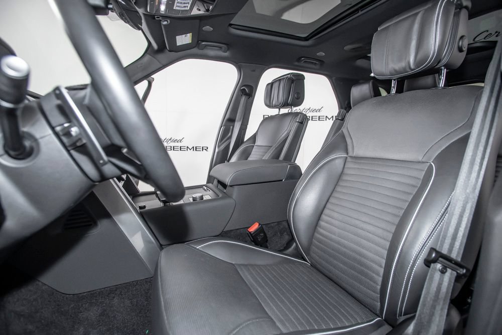 Used 2023 Land Rover Discovery HSE R-Dynamic AWD/4WD image 14