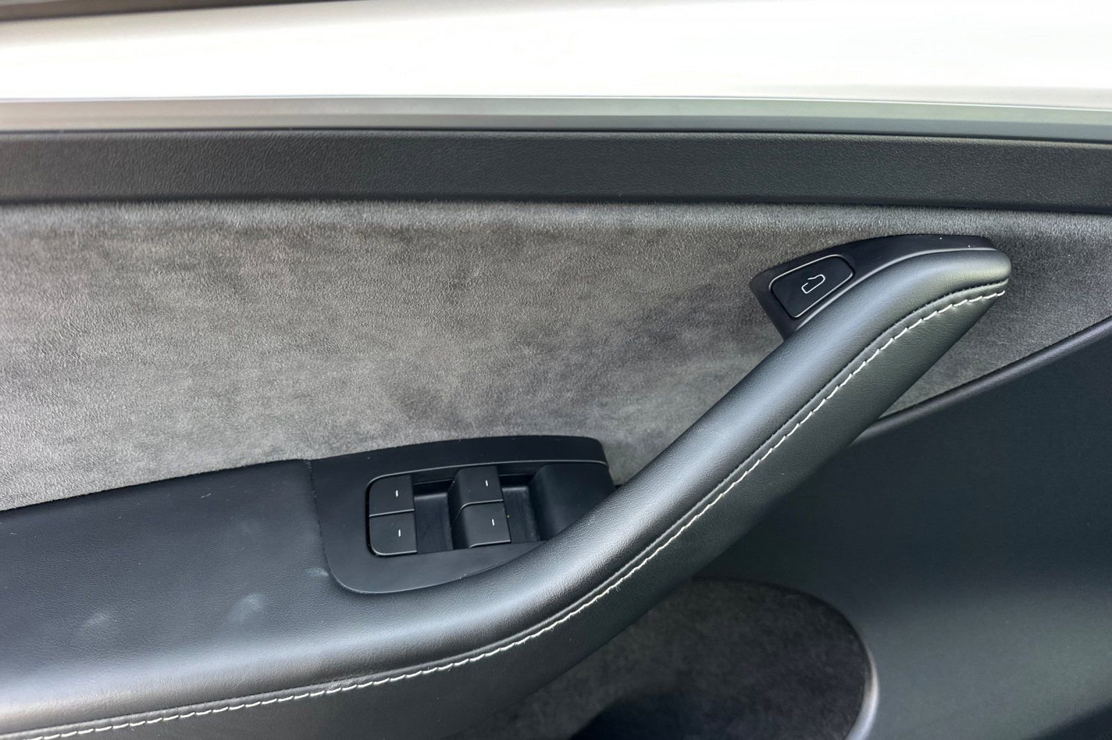 Used 2025 Tesla Model Y Long Range image 11