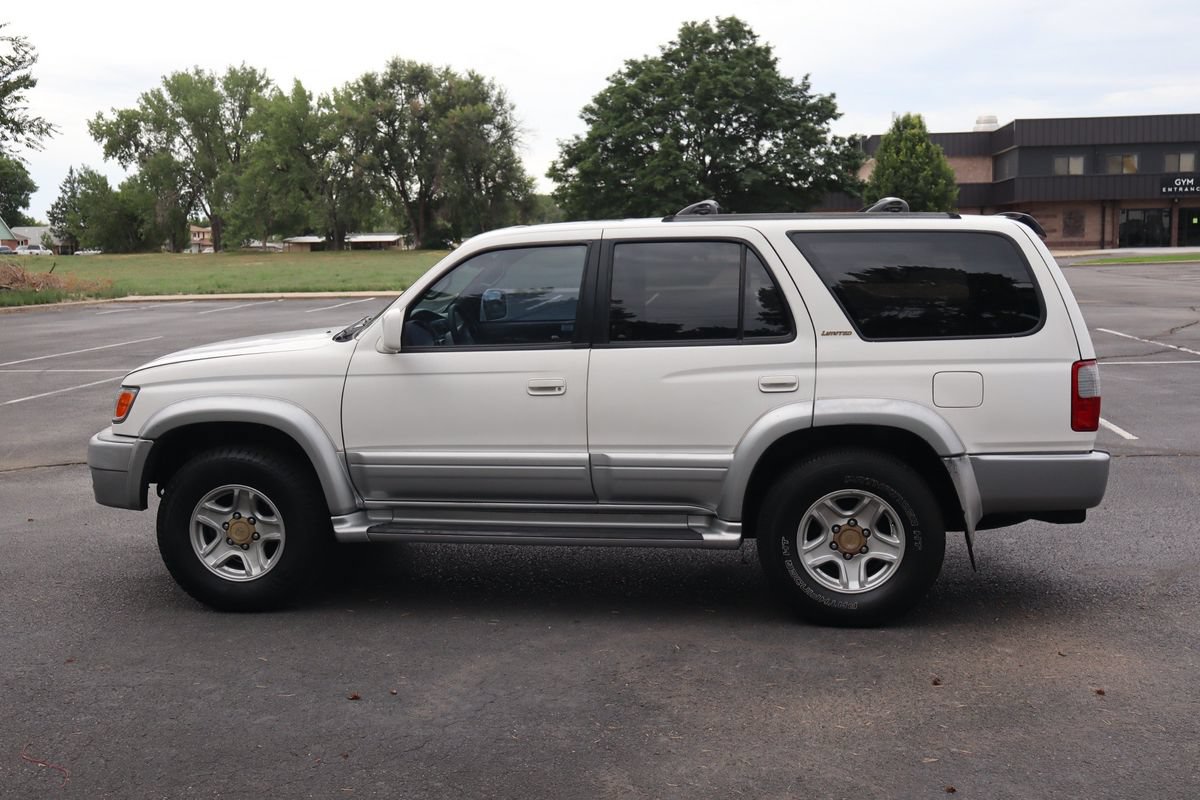 Used 2000 Toyota 4Runner Limited AWD/4WD image 9