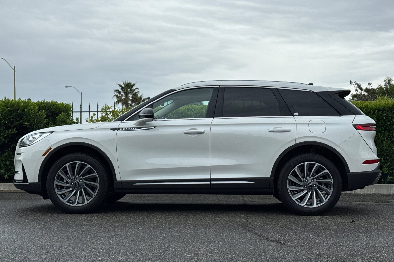 Certified 2023 Lincoln Corsair Reserve w/ Equipment Group 201A image 7