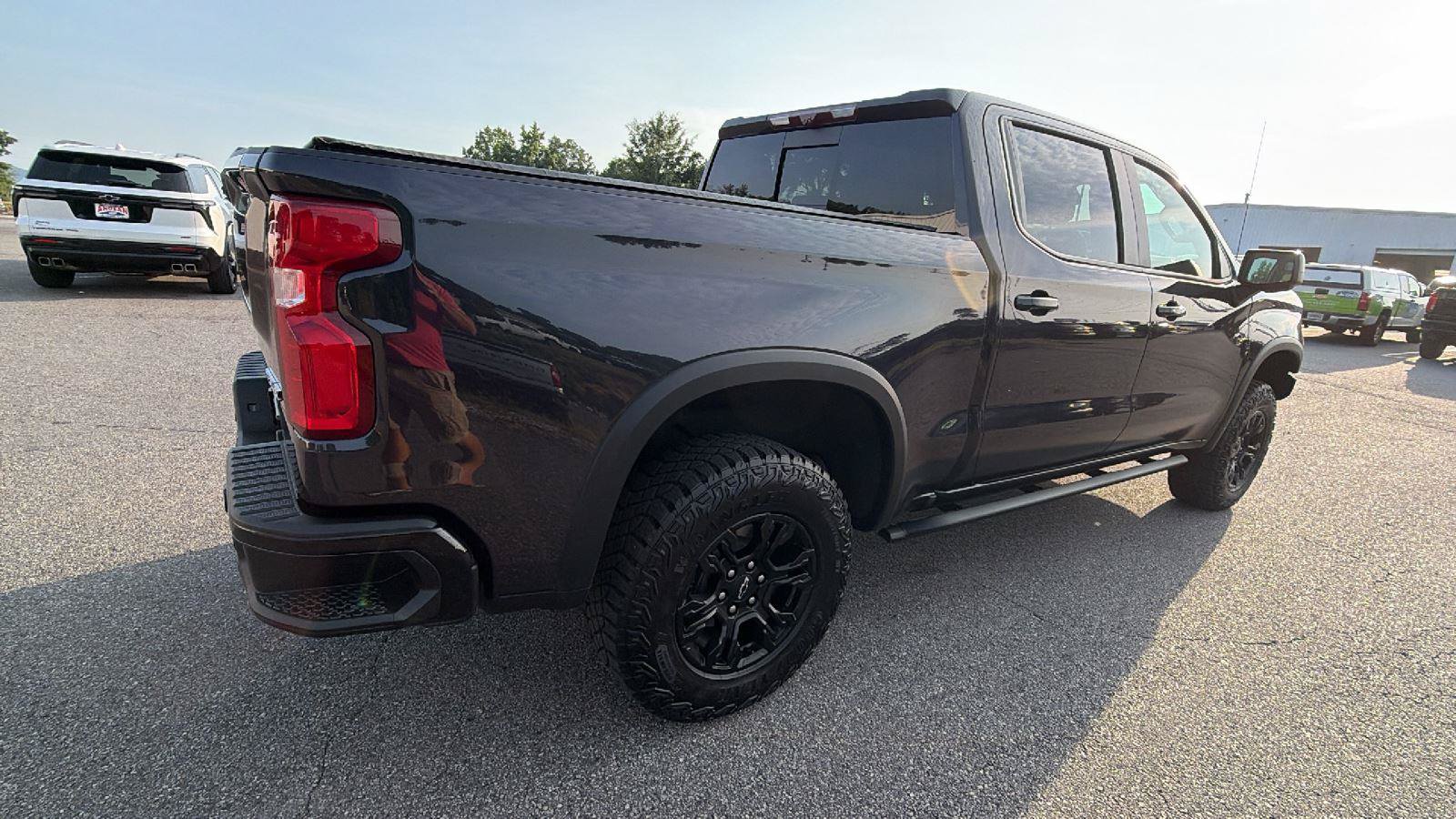 Used 2023 Chevrolet Silverado 1500 ZR2 w/ Technology Package AWD/4WD image 8
