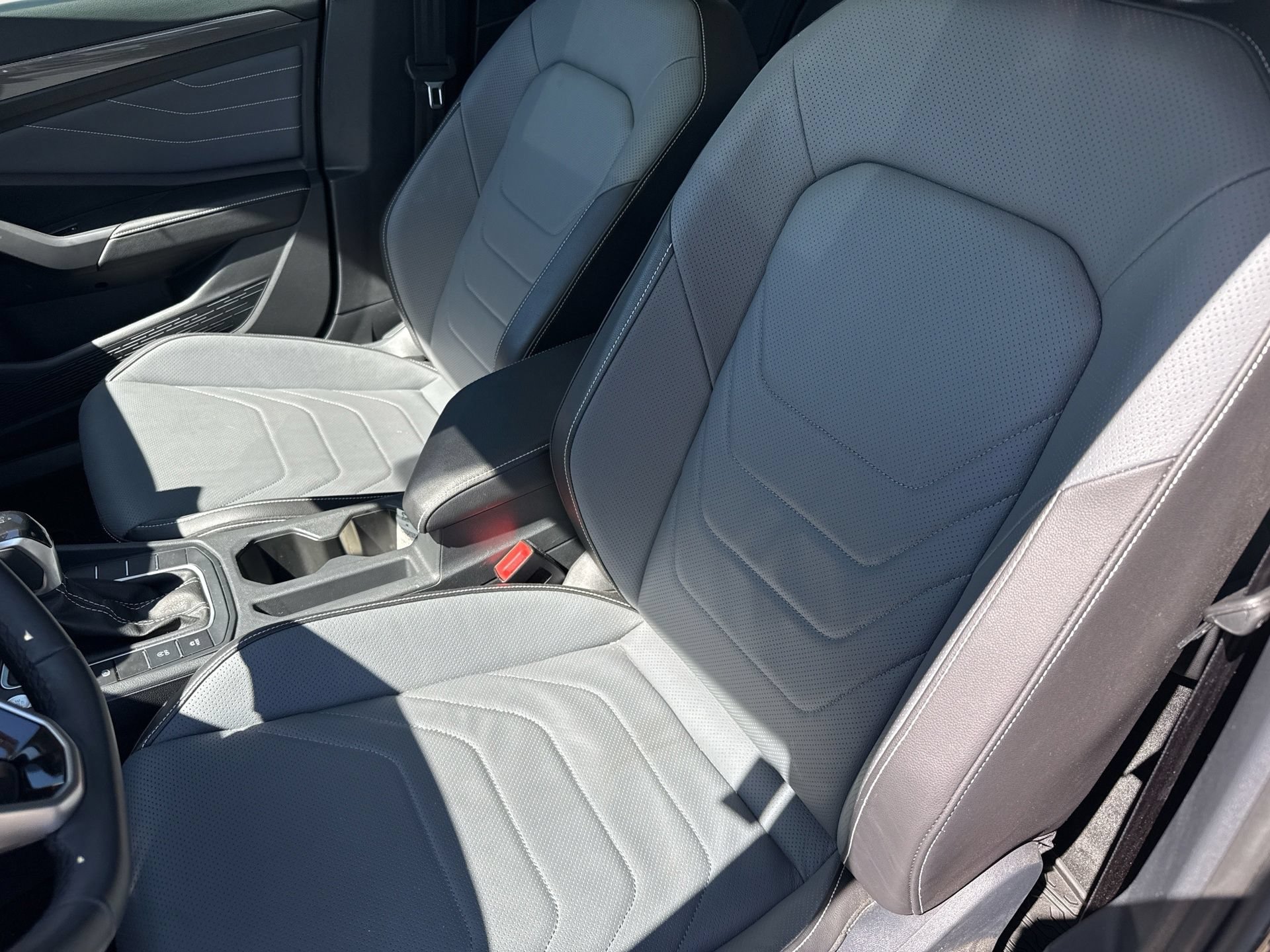 Used 2026 Volkswagen Jetta SEL FWD image 14