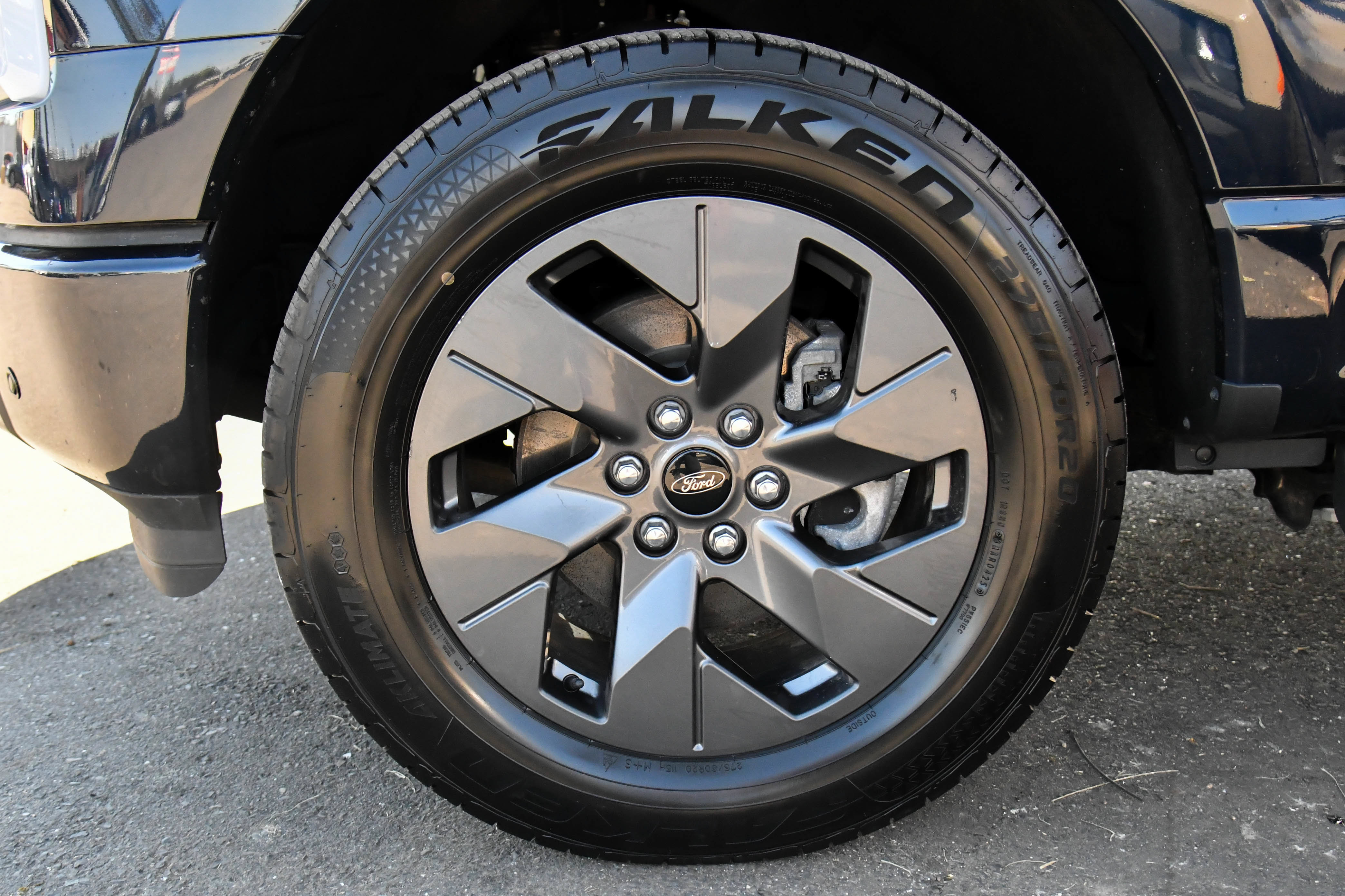 Used 2022 Ford F150 Lightning Lariat AWD/4WD image 12