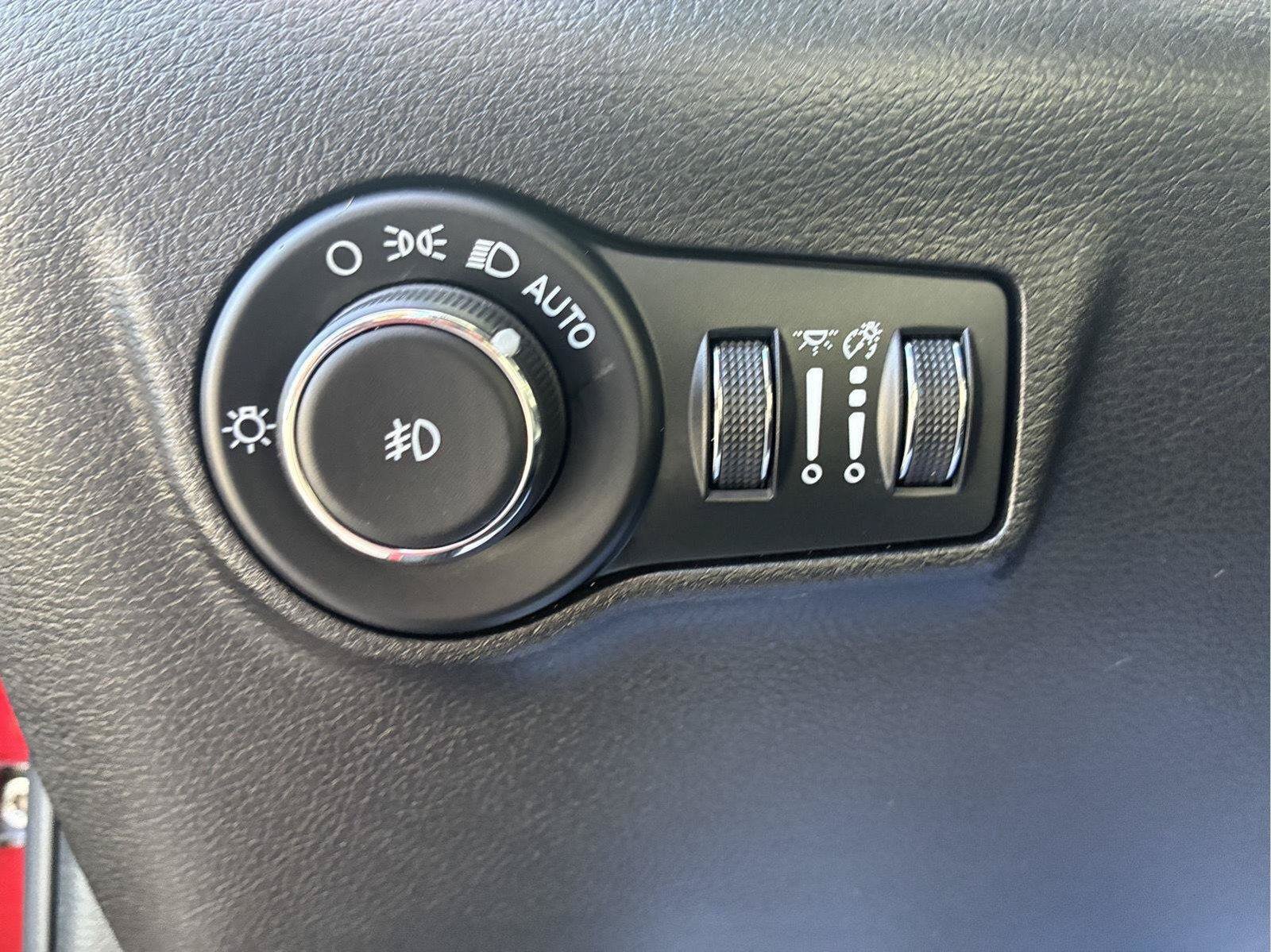Used 2025 Jeep Compass Limited AWD/4WD image 18