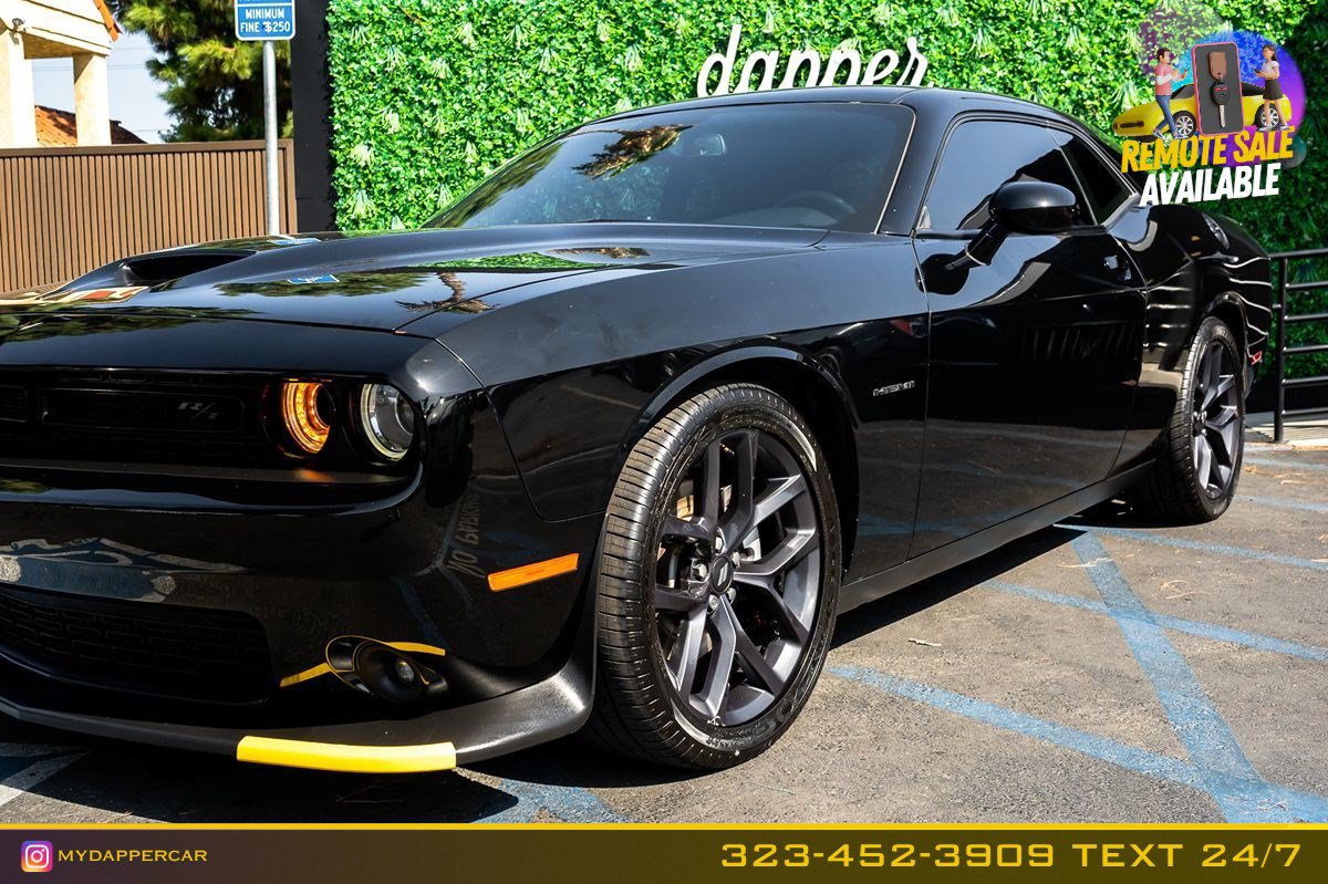 Used 2021 Dodge Challenger R/T w/ Blacktop Package RWD image 2