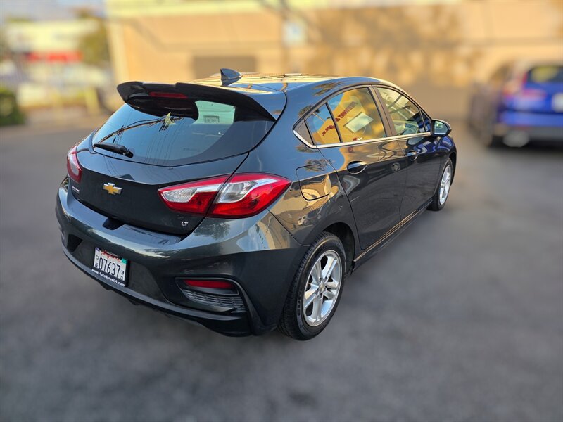 Used 2018 Chevrolet Cruze LT w/ RS Package FWD image 7