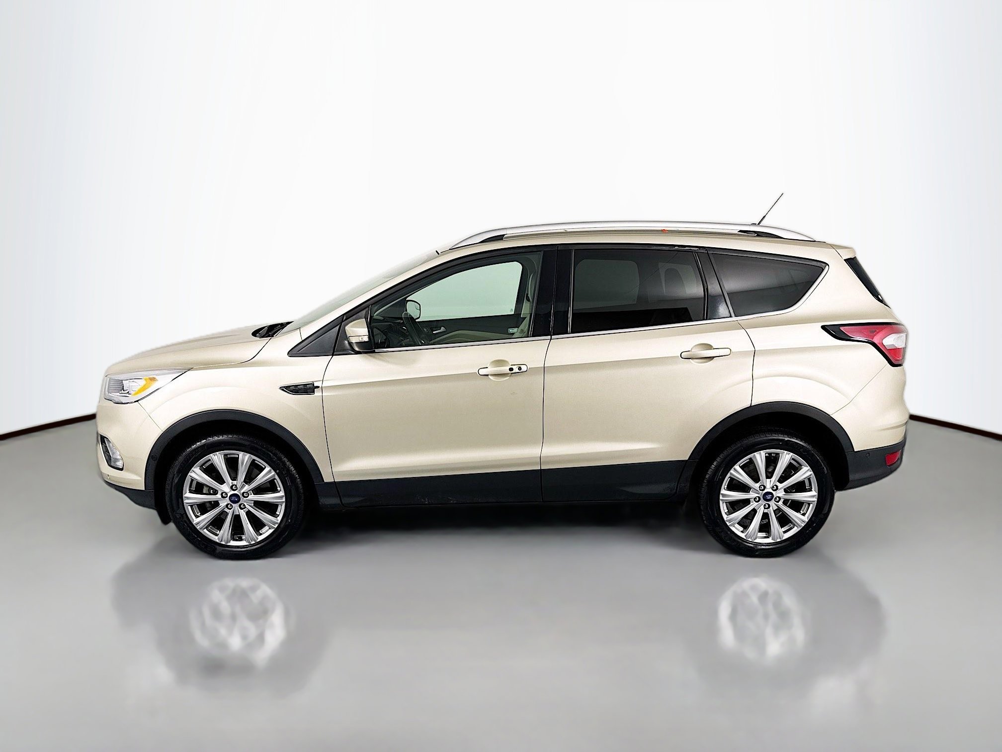 Used 2018 Ford Escape Titanium image 8