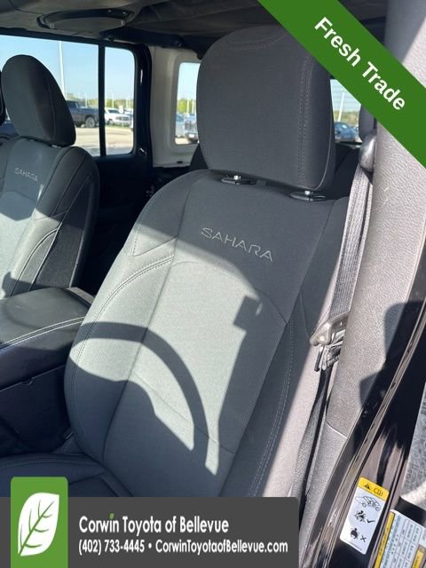 Used 2018 Jeep Wrangler Unlimited Sahara AWD/4WD image 14