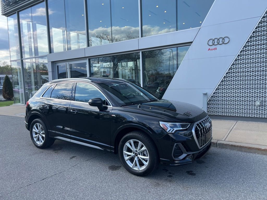 Used 2025 Audi Q3 2.0T Premium w/ Convenience Package AWD/4WD image 9