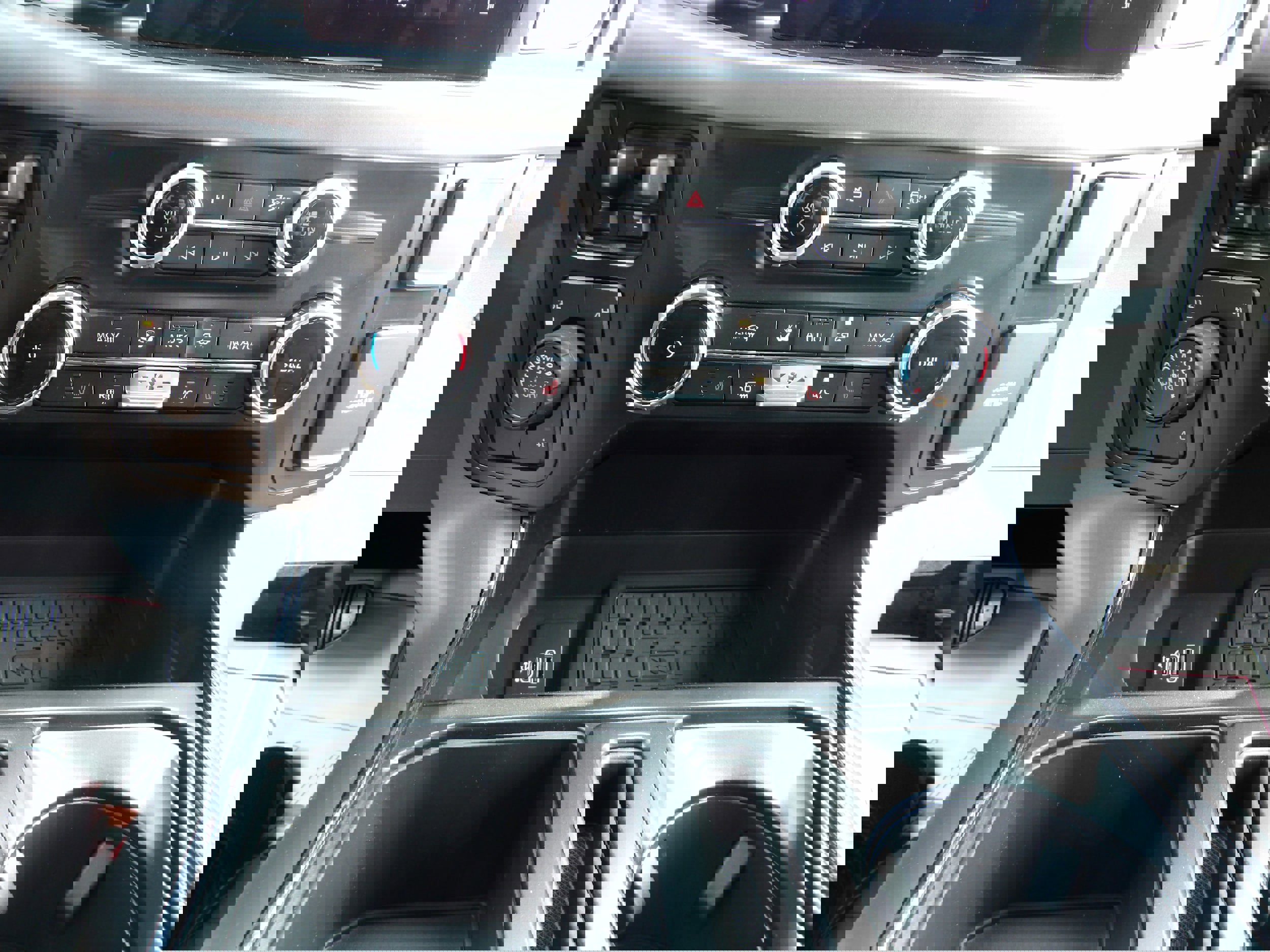 New 2025 Ford F150 XLT w/ Equipment Group 303A High image 15