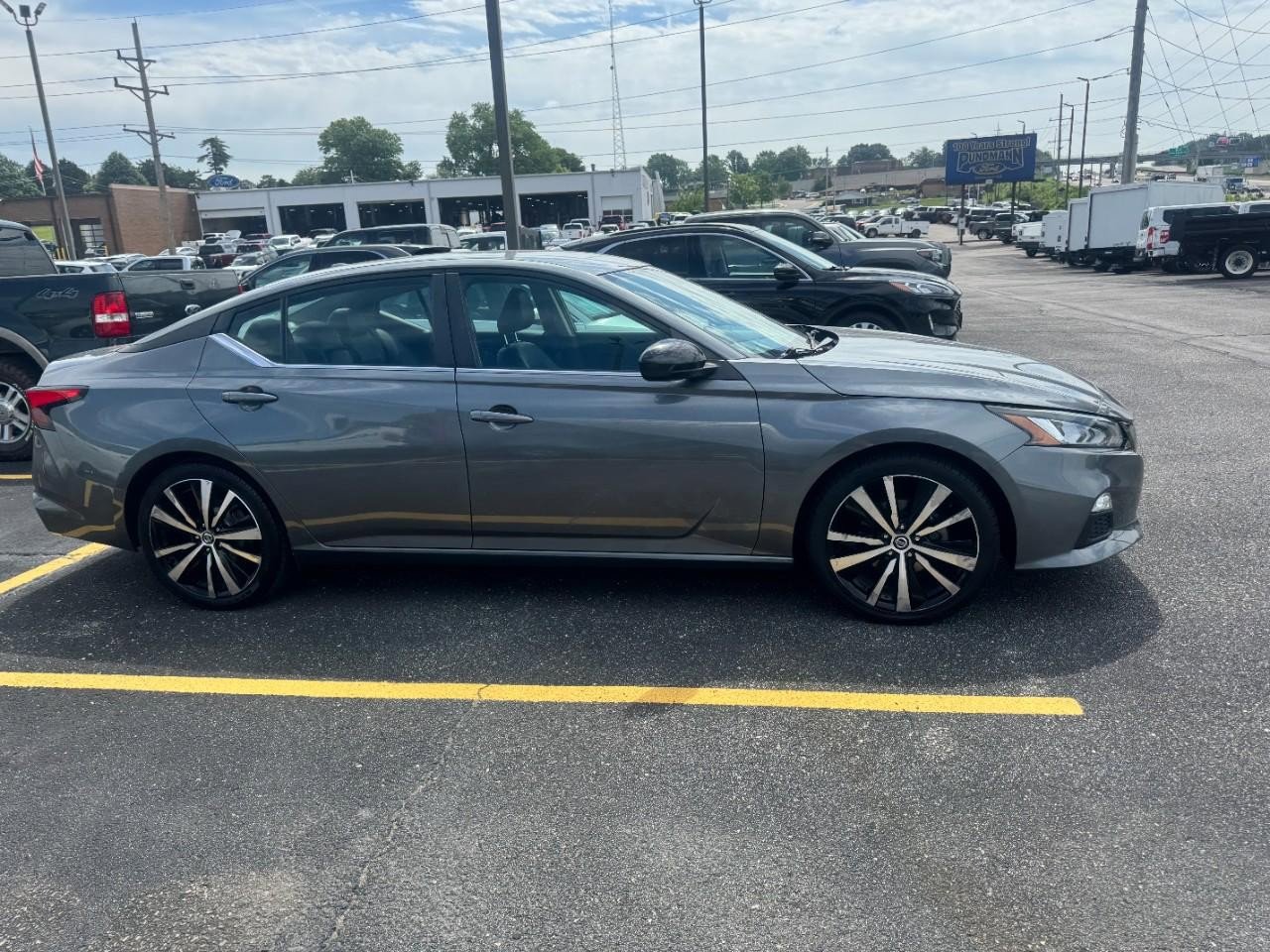 Used 2019 Nissan Altima 2.5 SR FWD image 3