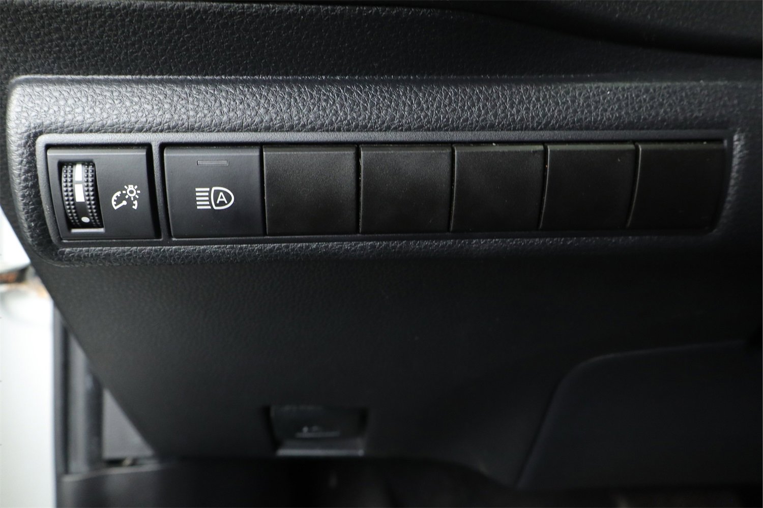 Used 2021 Toyota Corolla LE image 14