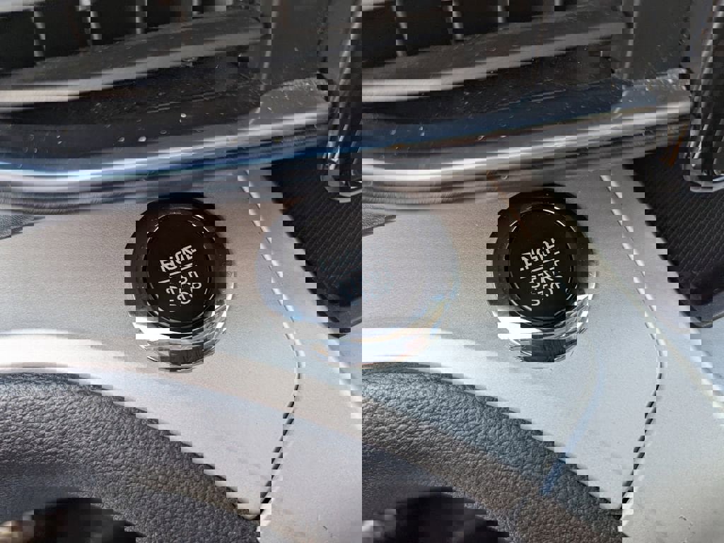 Used 2024 Ford Explorer XLT w/ Equipment Group 202A image 24