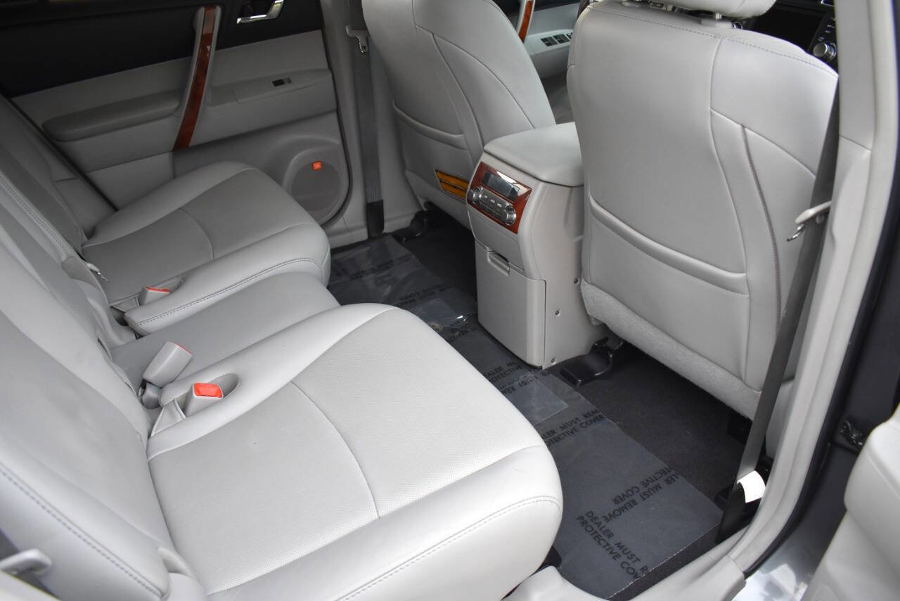 Used 2012 Toyota Highlander Limited image 39