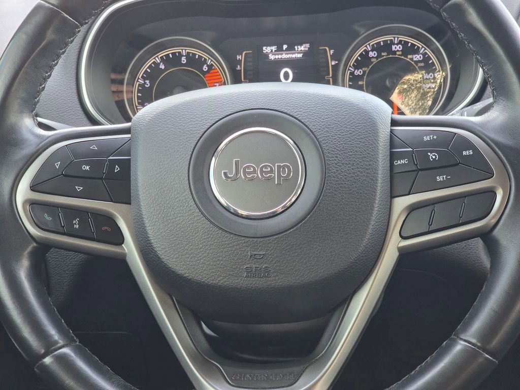 Used 2019 Jeep Cherokee Latitude Plus image 17