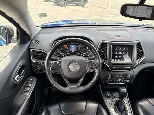 Used 2019 Jeep Cherokee Trailhawk w/ Cold Weather Group image 13