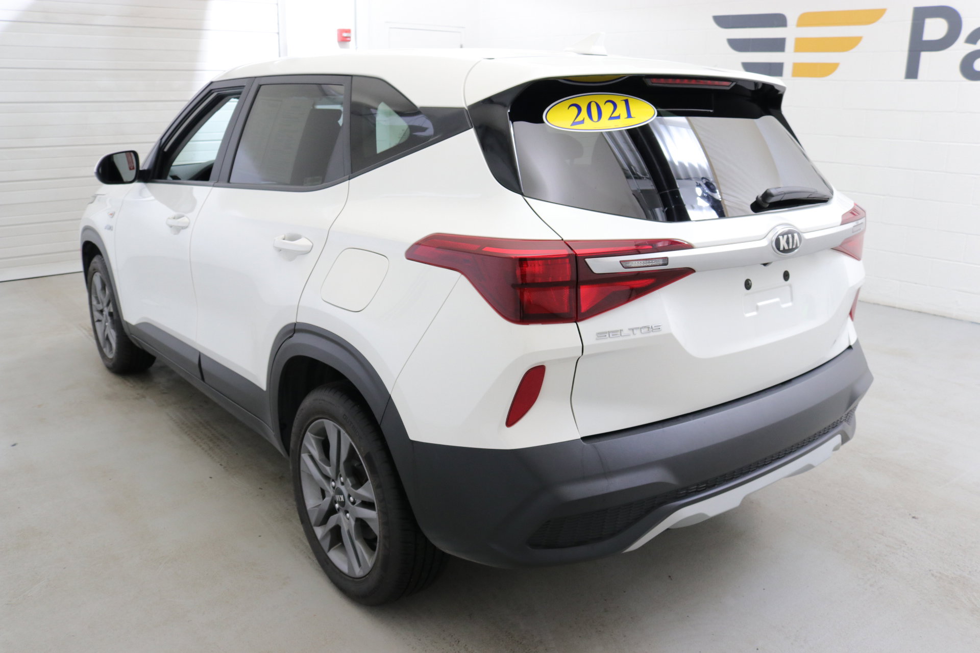 Used 2021 Kia Seltos LX image 6
