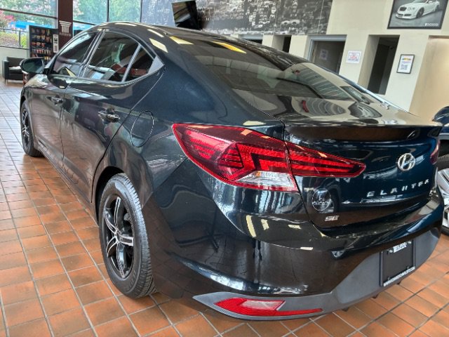 Used 2019 Hyundai Elantra SE w/ Cargo Package FWD image 7