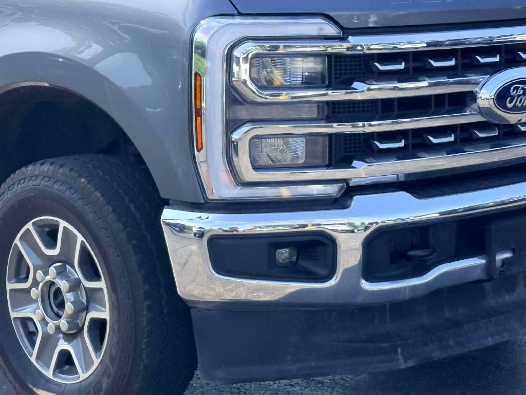 Used 2024 Ford F250 Lariat AWD/4WD image 4