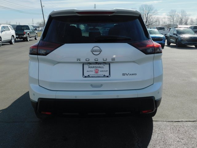 Used 2024 Nissan Rogue SV image 8