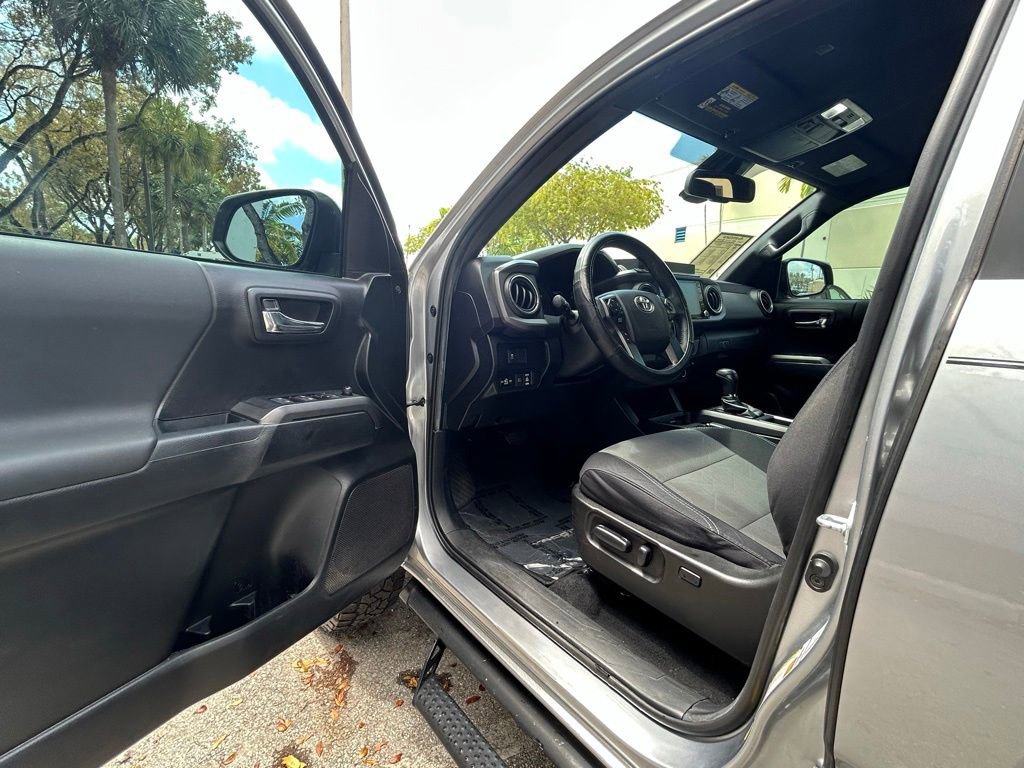 Used 2021 Toyota Tacoma TRD Off-Road image 15