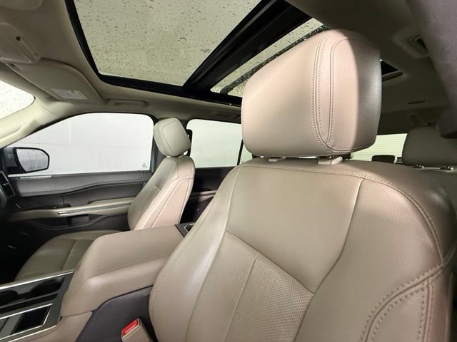Used 2020 Ford Expedition XLT w/ Equipment Group 202A RWD image 5