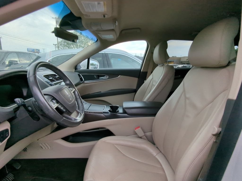 Used 2019 Lincoln Nautilus Select AWD/4WD image 6