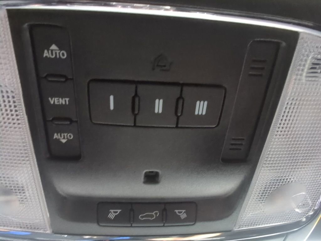 Used 2018 Jeep Grand Cherokee Altitude AWD/4WD image 20