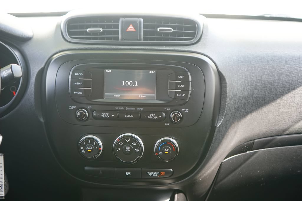 Used 2016 Kia Soul + FWD image 22