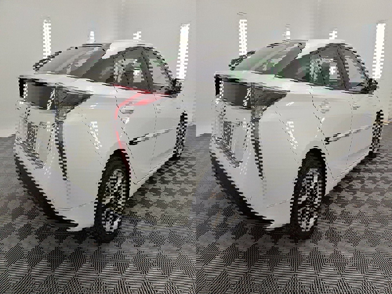 Used 2017 Toyota Prius Four Touring image 25