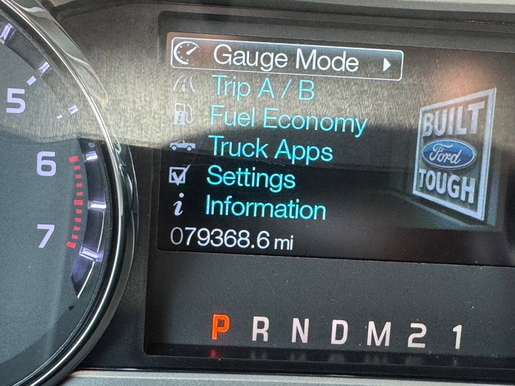 Used 2015 Ford F250 Lariat w/ FX4 Off-Road Package image 15