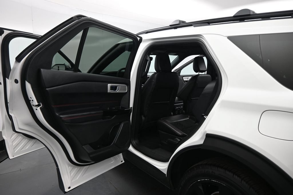 Certified 2023 Ford Explorer ST-Line w/ Class IV Trailer Tow Package AWD/4WD image 16