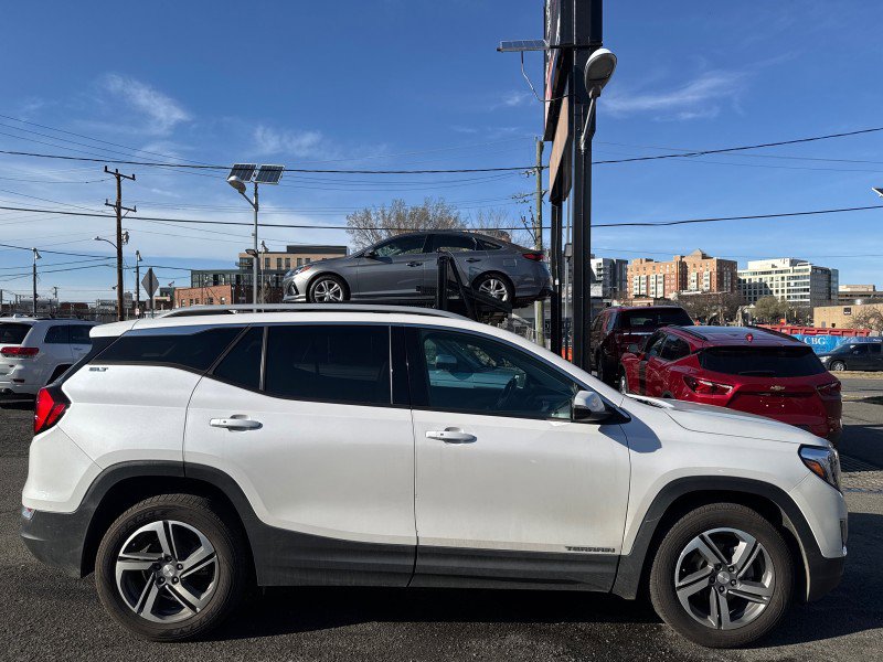 Used 2021 GMC Terrain SLT image 7