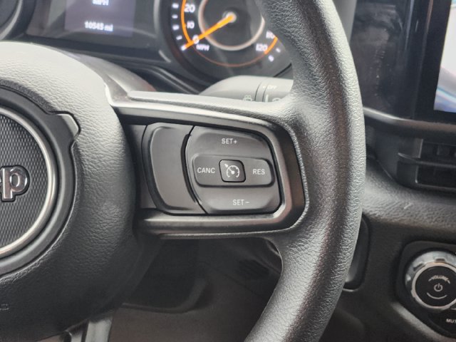 Used 2025 Jeep Wrangler Sport AWD/4WD image 11