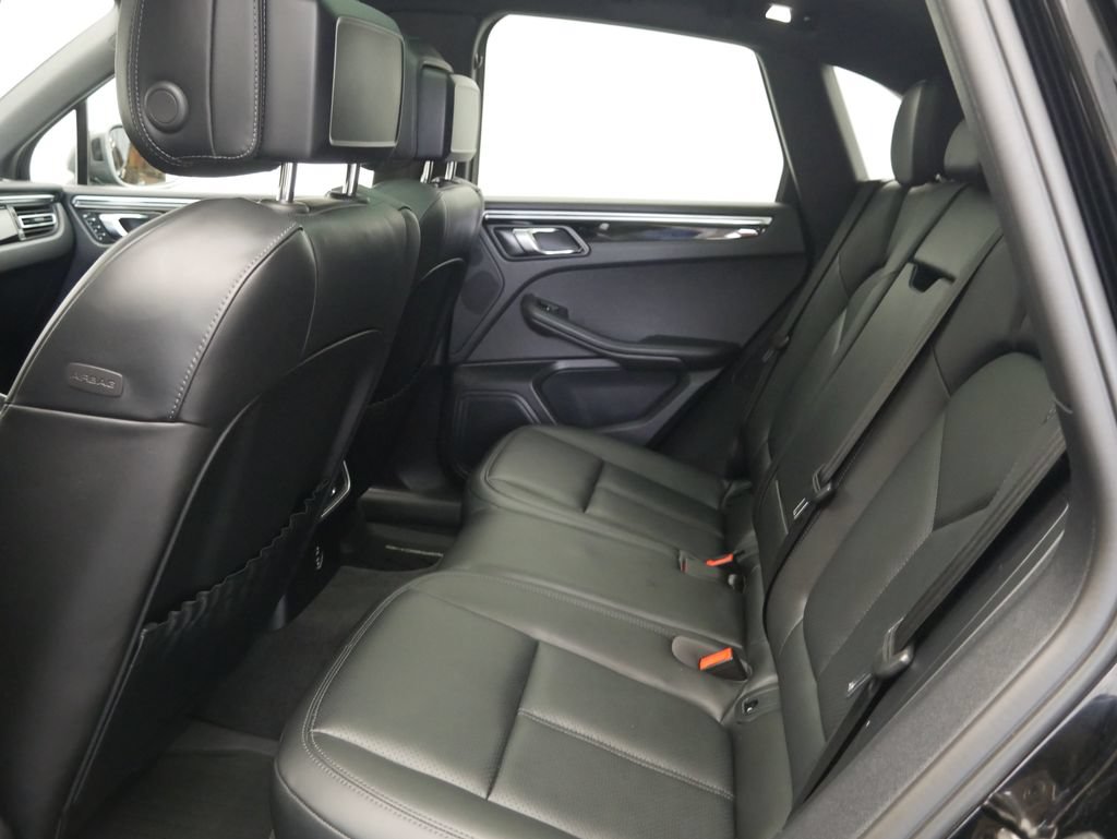 Certified 2023 Porsche Macan Turbo AWD/4WD image 19