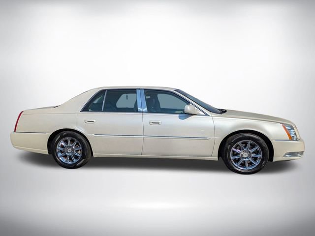 Used 2011 Cadillac DTS Luxury image 3