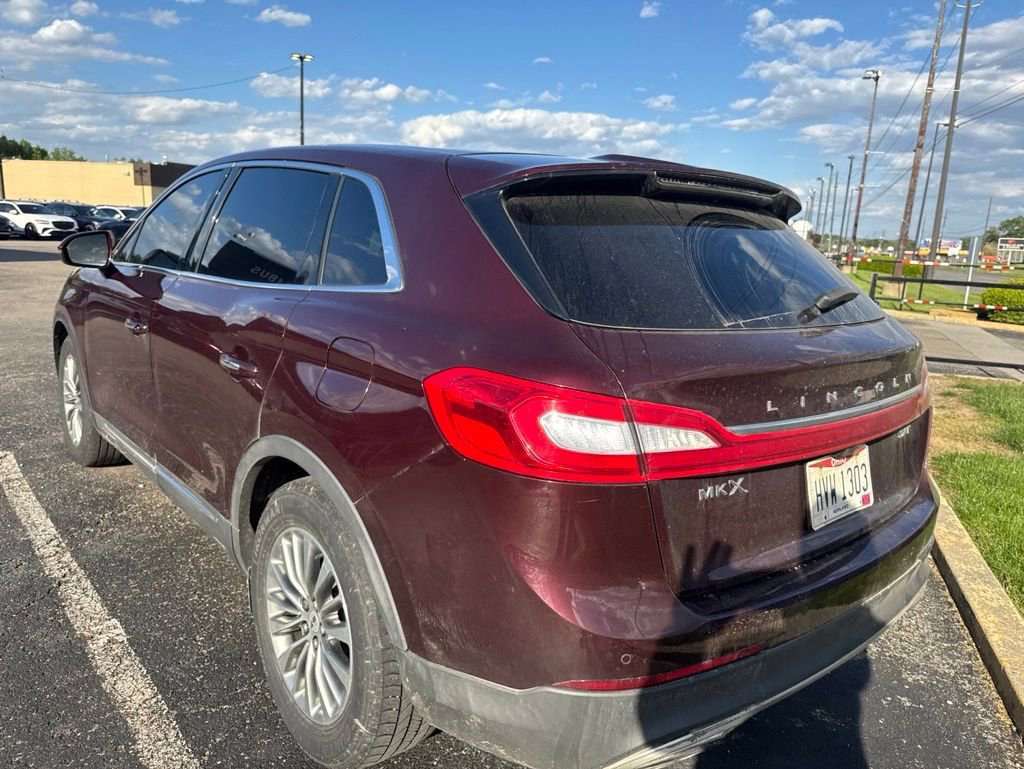 Used 2017 Lincoln MKX Select w/ Select Plus Package FWD image 2