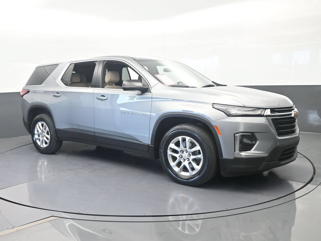 Used 2023 Chevrolet Traverse LS FWD image 8