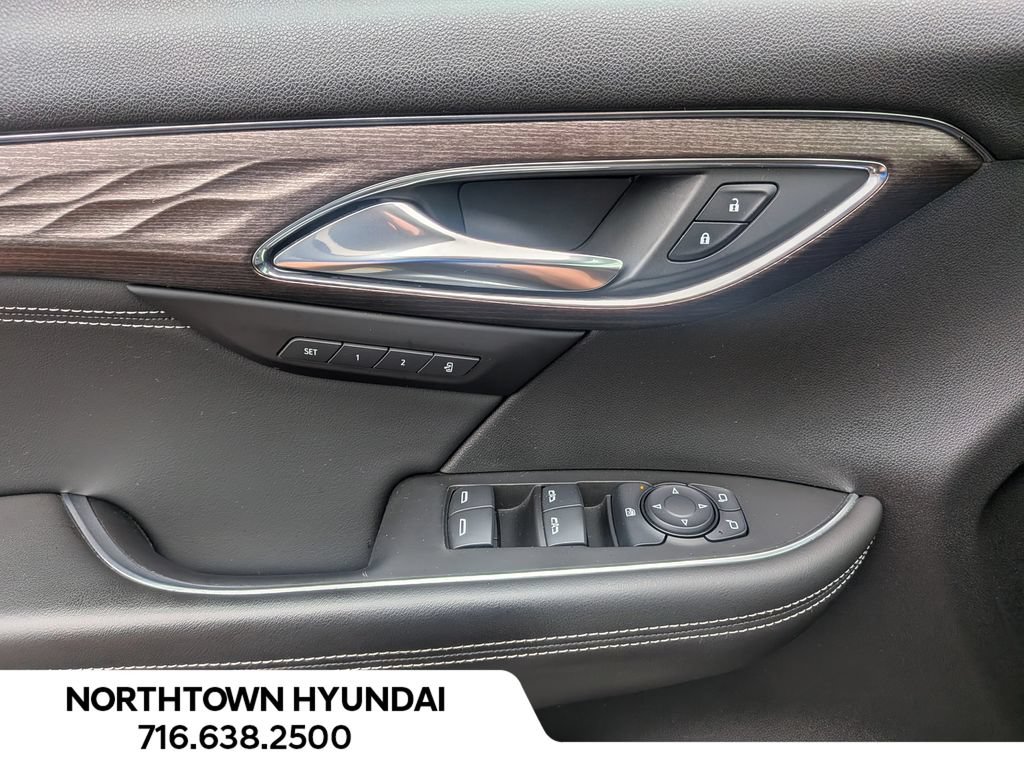 Used 2021 Buick Envision Avenir AWD/4WD image 31