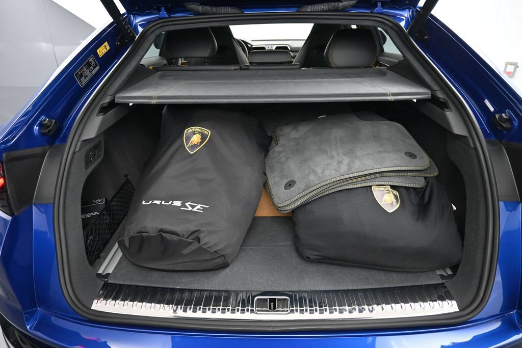 Used 2025 Lamborghini Urus SE AWD/4WD image 26