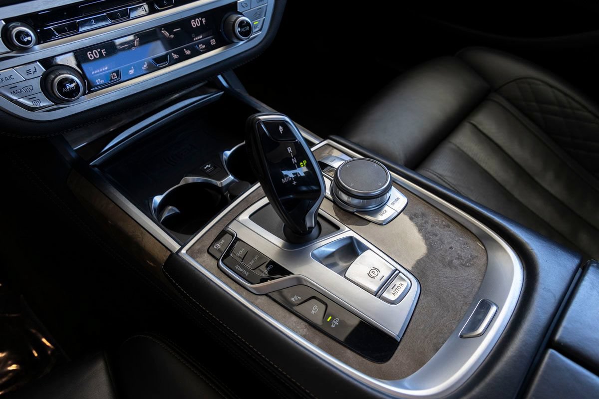 Used 2020 BMW 740i w/ M Sport Package RWD image 18