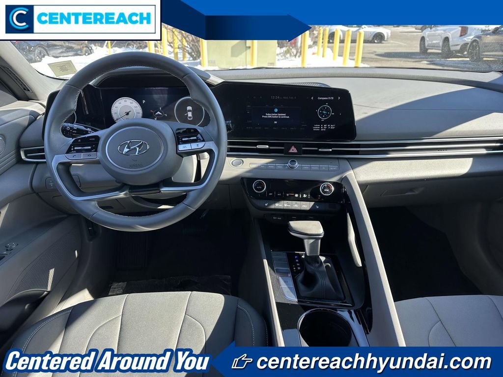 Used 2023 Hyundai Elantra SEL w/ Convenience Package FWD image 10