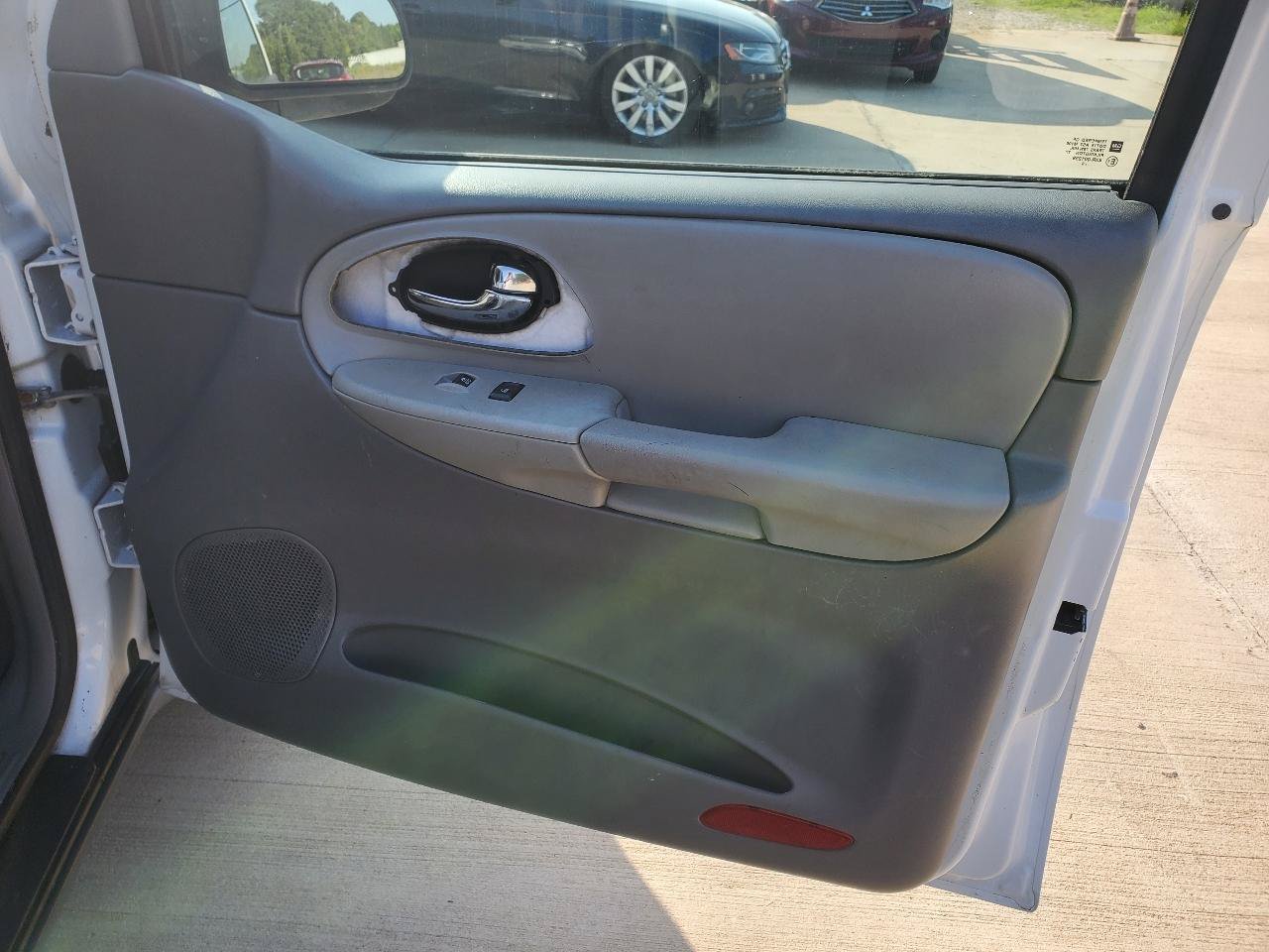 Used 2007 Chevrolet TrailBlazer LS w/ LS Preferred Equipment Group RWD image 6